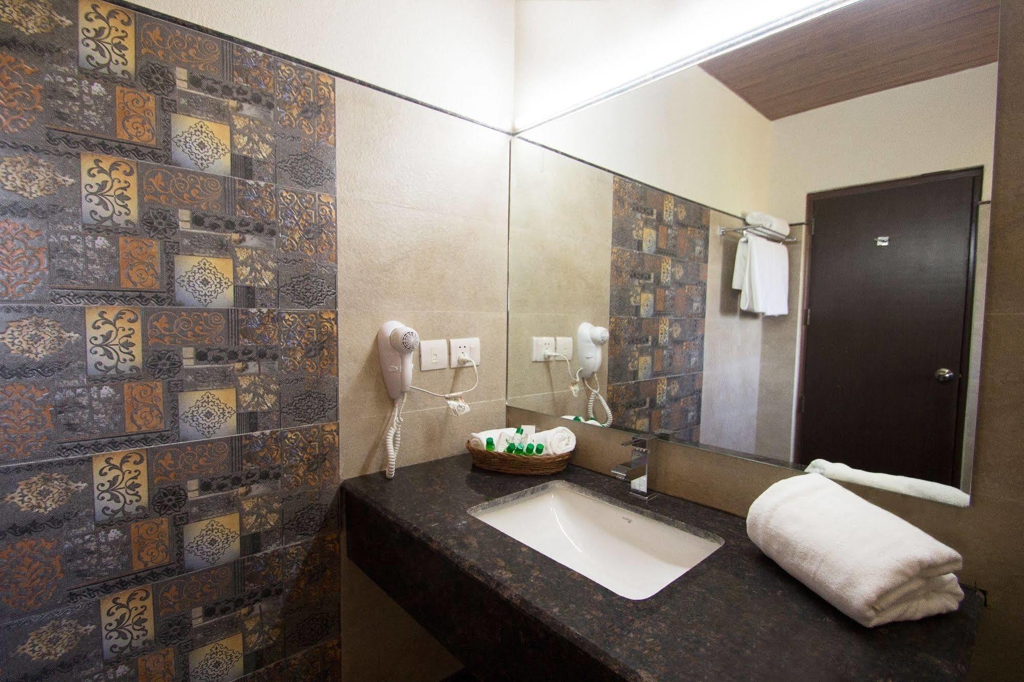 One Earth Royale Boutique Hotel Mussoorie Εξωτερικό φωτογραφία